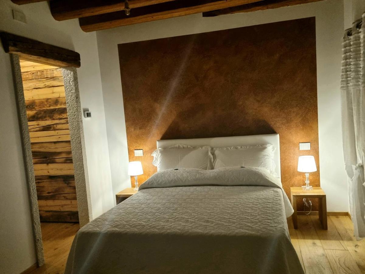 Deluxe Room,1243940254:JPEG